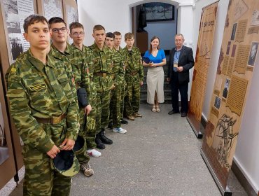 Прэзентацыя літаратурна-дакументальнай выстаўкі “Крывёю сэрца”